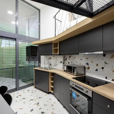 On Air Top Designed Gem Athens