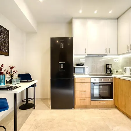Blue Horizon - Center Close To Metro Atenas