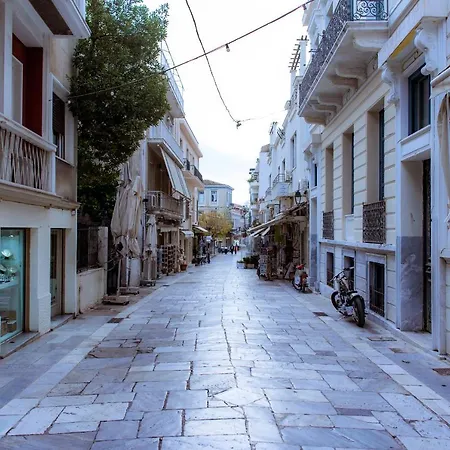 Apartment Plaka *