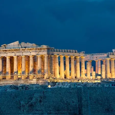Traveler's Dream In Historic Acropolis Downtown Apartment *
