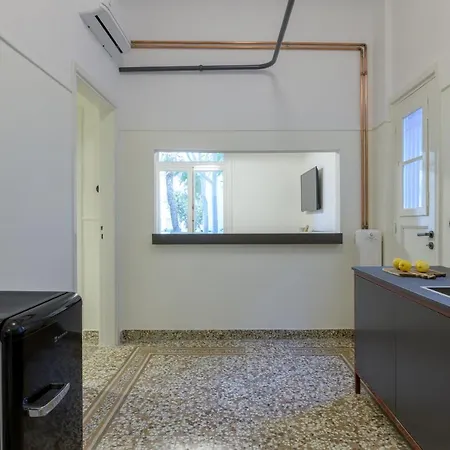An Outstanding 3 Bdrm In The Heart Of Appartement