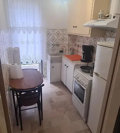 A Peaceful In Apartment Athens