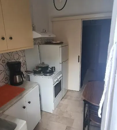 A Peaceful In Apartment Athens