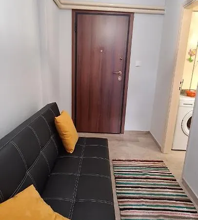 A Peaceful In Apartment Athens