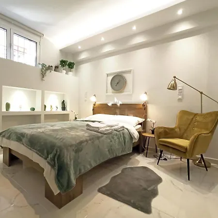 Mikalis Apartment Athens