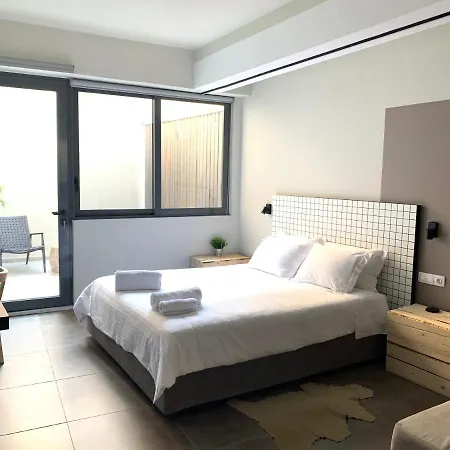 Apartment M17 & In The Heart Of *