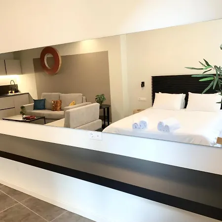 Apartment M17 & In The Heart Of *