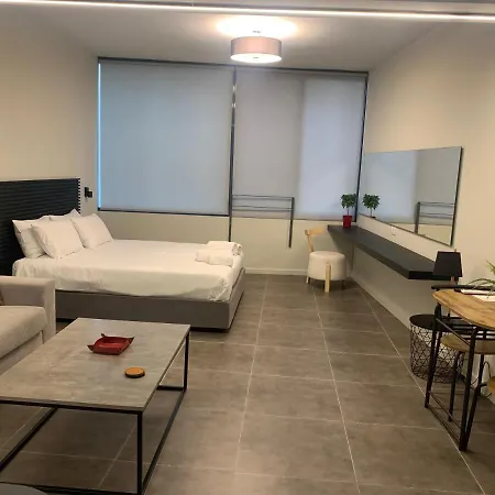 Apartment M17 & In The Heart Of *