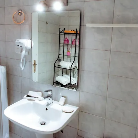 Apartment Plaka *