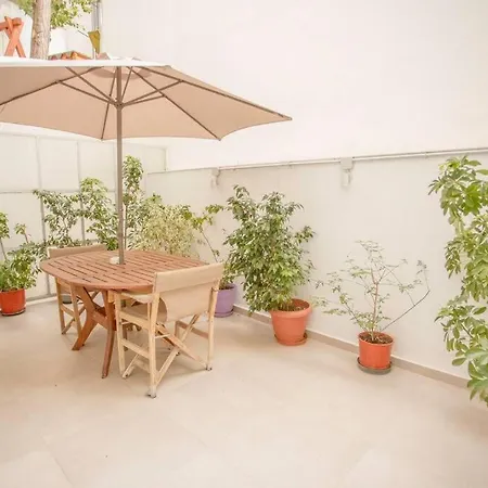 Apartment 350m From Museum Of Acropolis A Cozy & Quiet House