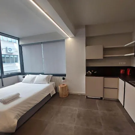 Apartment M17 & In The Heart Of *