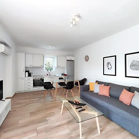 Nemeseos By Apartment