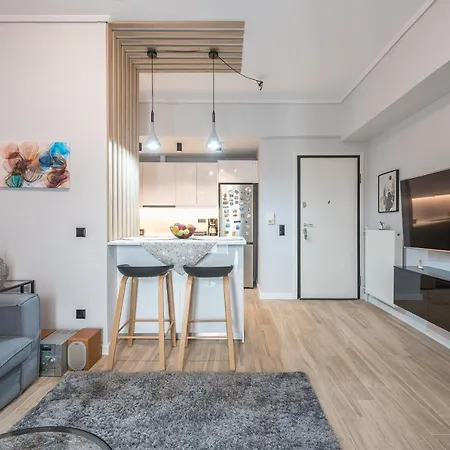 Comfy And Modern Apartment