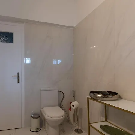 Ioanna's Hellenic Hospitality Hostel *