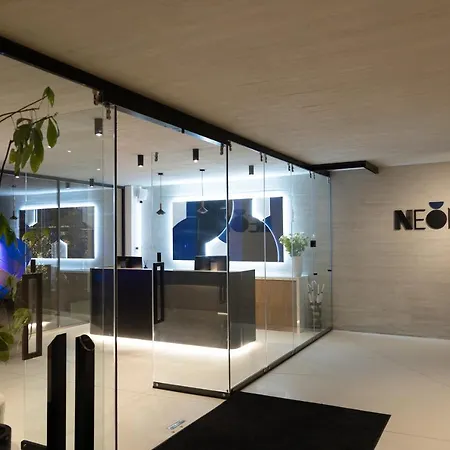 Neoma Hotel