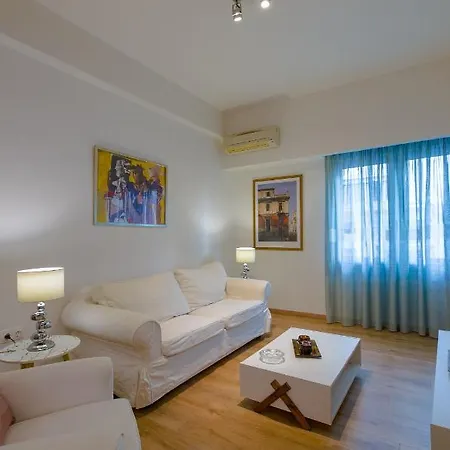 1bd Close To Metro Station Ampelokipoi * Athens