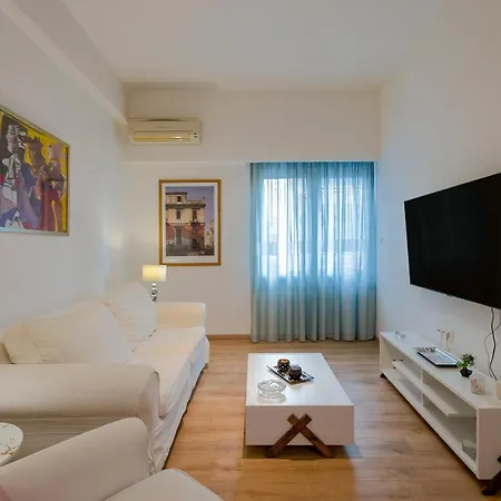 1bd Close To Metro Station Ampelokipoi Apartment *