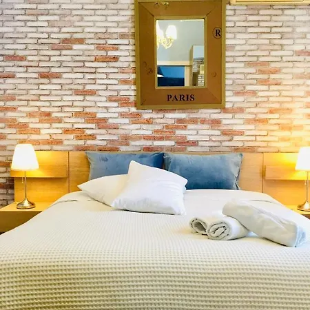 Olympian Zeus Apartment *