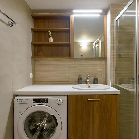 1bd Close To Metro Station Ampelokipoi Apartment Athens
