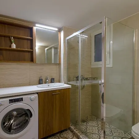 1bd Close To Metro Station Ampelokipoi Apartment *