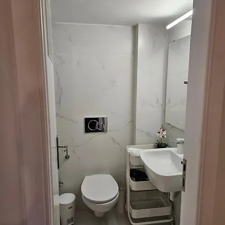 Apartment F23 *