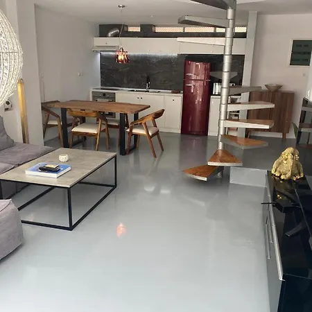 Modern Maisonette / 5 Min!