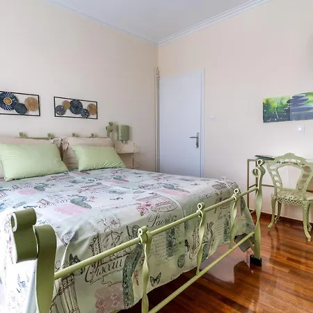 Hostel Ioanna's Hellenic Hospitality *