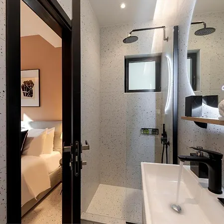 Clyde By Nin&bau Hotel *