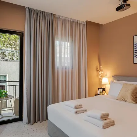 Clyde By Nin&bau Hotel