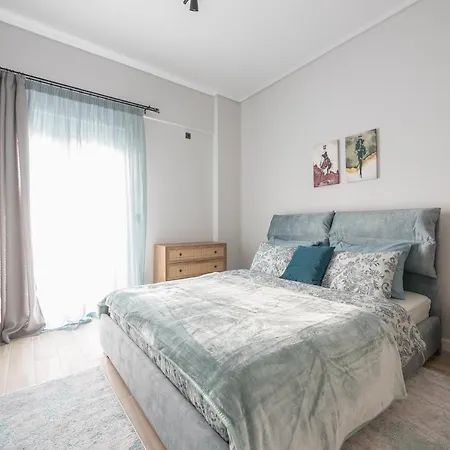 Comfy And Modern Apartment Athens