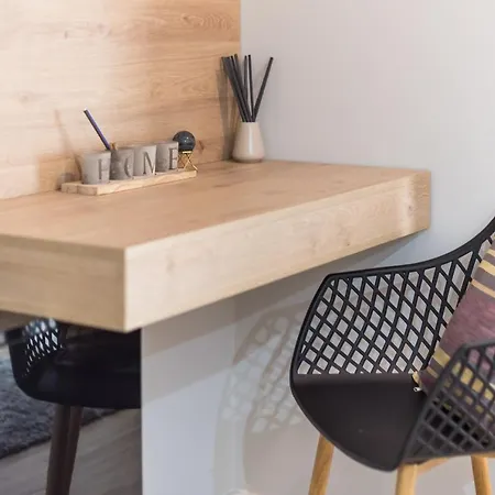 Comfy And Modern Athens