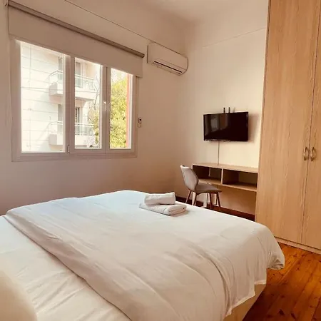 Apartment Daisy 15 Min To Acropolis Athens