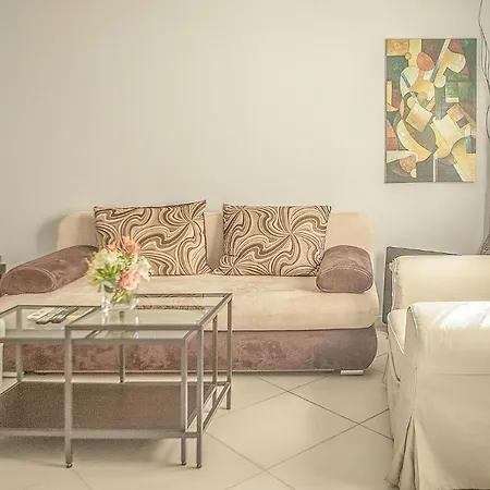 Apartment Spacious1 Bedroom Flat In The Heart Of