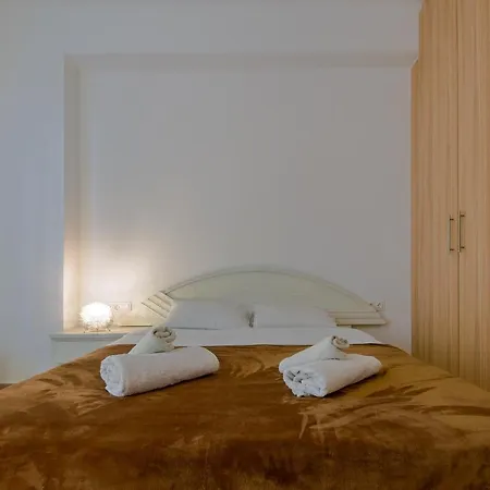 1bd Close To Metro Station Ampelokipoi * Athènes
