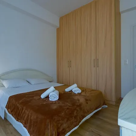 1bd Close To Metro Station Ampelokipoi