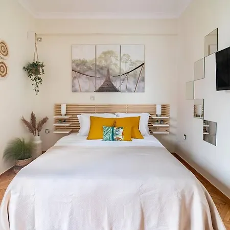 Cozy In Apartment *