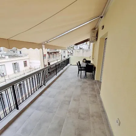 Apartment Lovely 2-bedroom 4th Floor House Large Patio Athens