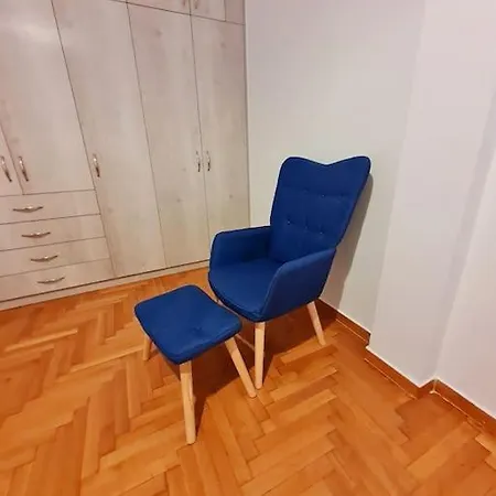 Lovely 2-bedroom 4th Floor House Large Patio *