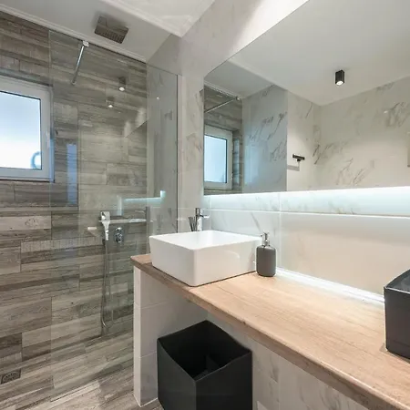 Appartement Petralona Stylish Penthouse *