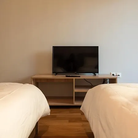 Twins - Concert Hall Apartment