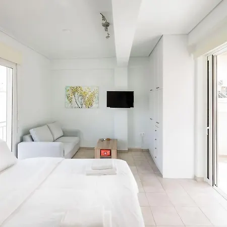 Adorable Sunny With Private Balcony I Apartment Athens