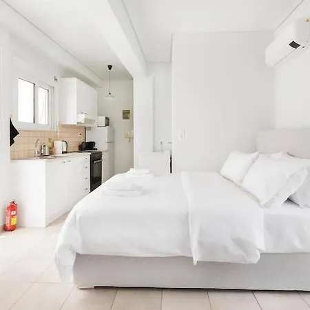Adorable Sunny With Private Balcony I Apartment Athens
