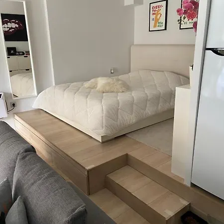 Glyfada Apartment *