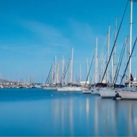 Apartment Ecostay - Infinity Business Class 2bdr By The Sea In Alimos *