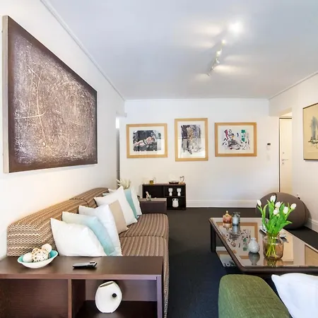 Sun & Sea Suite, Kavouri Apartment *