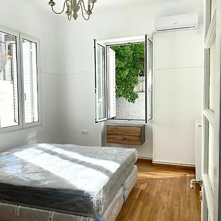 Modern 3br Maisonette With Garden 10 Min From Acropolis