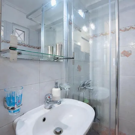 Garden-view Apartment, Marousi Apartment *