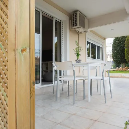 Garden-view Apartment, Marousi *