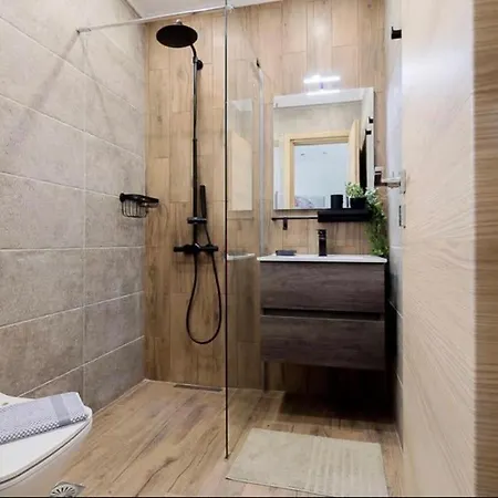 4 Bedroom Penthouse In Center Of Apartment Athens