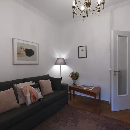 Fyllis17 - Cozy In The Heart Of Athens